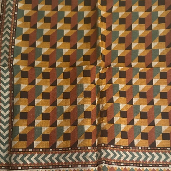 Drake’s Geometric Patterned Pocket Square - Picture 7 of 10